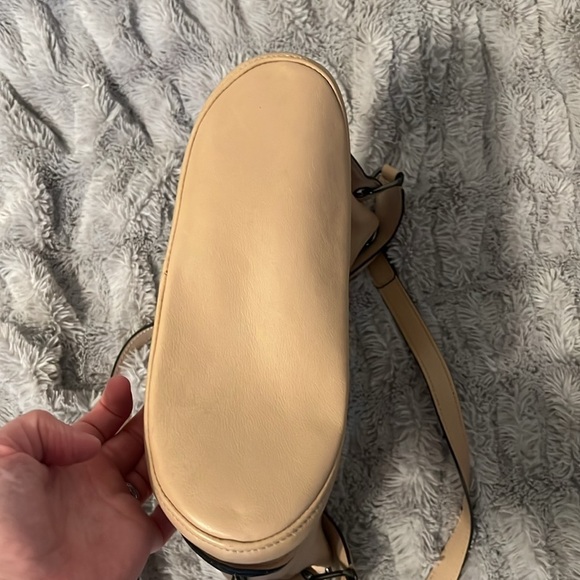 Longchamp classic leather cross body 3D bag in light beige - Picture 12 of 16